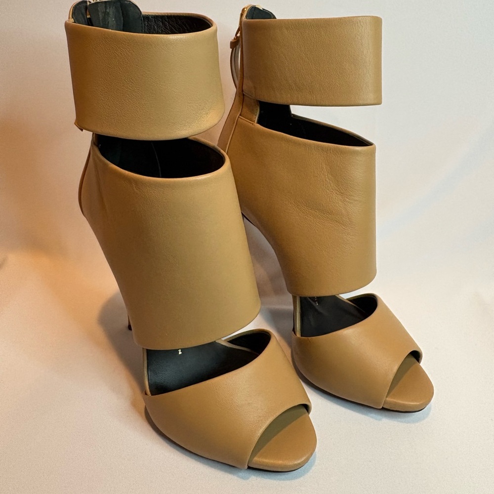Giuseppe Zanotti High Heel Sandal - Picture 10 of 10